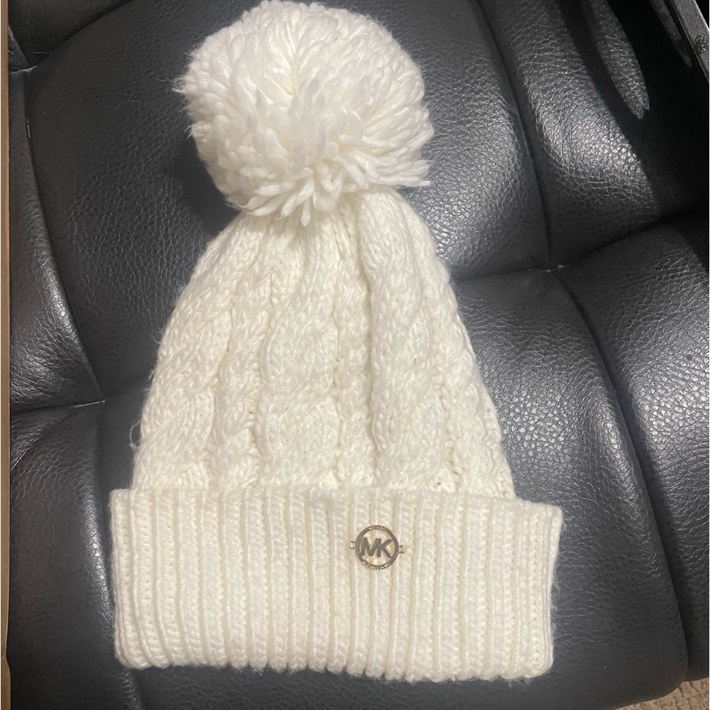 MICHAEL Kors Cream/White Beanie With Pom Pom